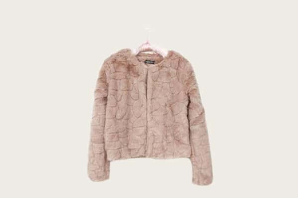 临渭区回收品牌衣服